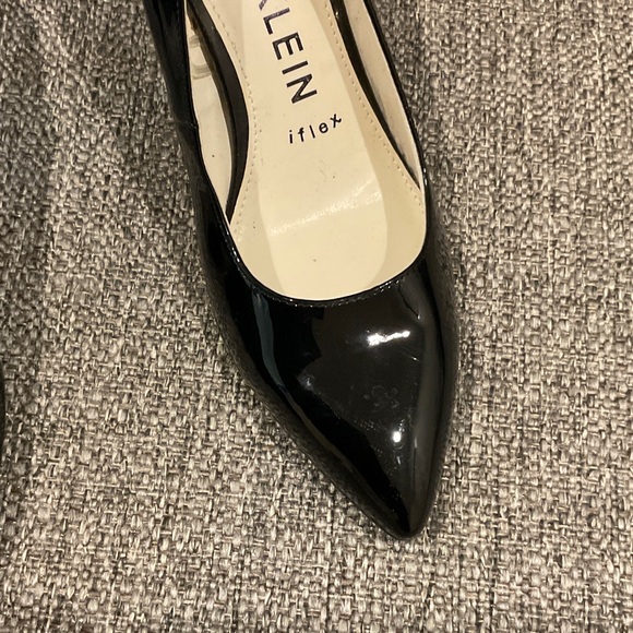 Anne Klein Women’s Black Patent Leather Heels Pointed Toe Size 7 Pumps - Picture 5 of 8